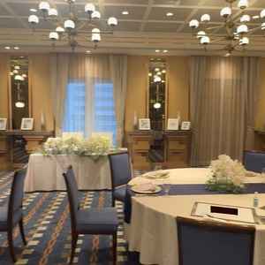 試食会で使用した方の少人数向け会場。白と青を基調としたコーディネートがとても素敵だった。