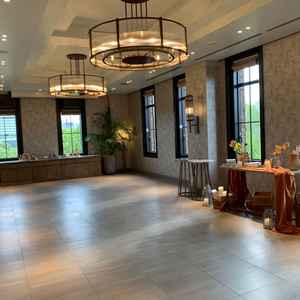 挙式後にゲストと歓談可能なスペースはこの式場ならでは