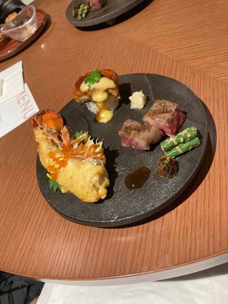 試食会では、和テイストの食事を楽しみました。箸でコース料理を食べれる点が幅広い年齢層のゲスでも安心。