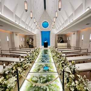 チャペルです。羽が降ってくる演出があり感動しました。