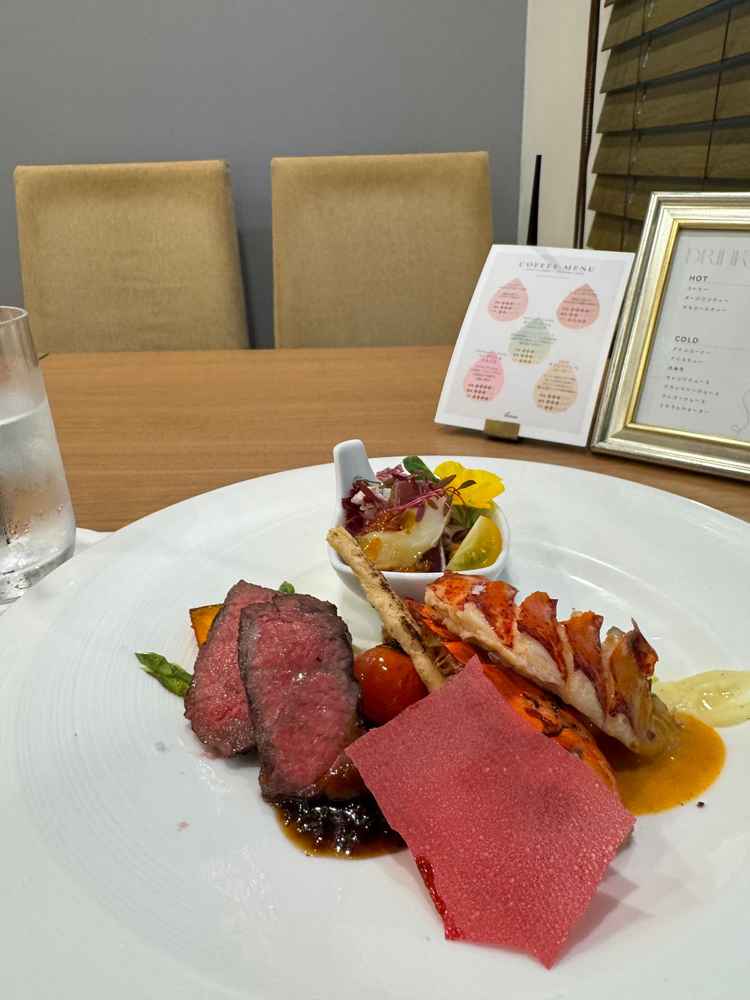 試食のお肉とエビ