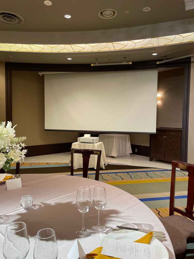 大きなプロジェクターもありました。