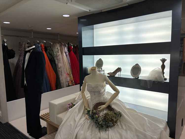 式場に衣装レンタルも併設されている