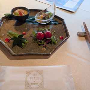 お料理がどれもとても美味しく、お箸で食べられる点も魅力的でした。