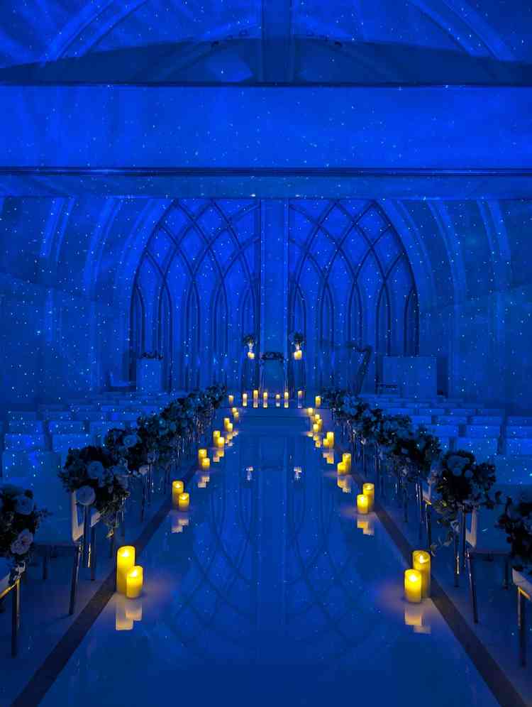 星空のような照明に変更できた際のチャペル