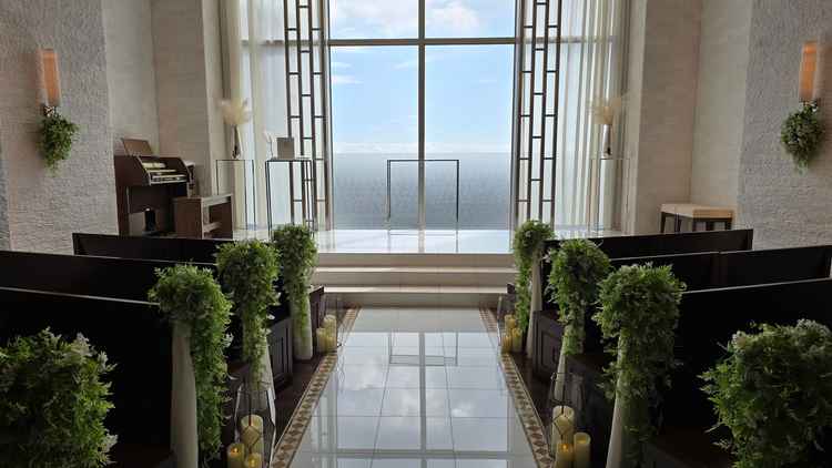 チャペル。空が良く見えてきれい。