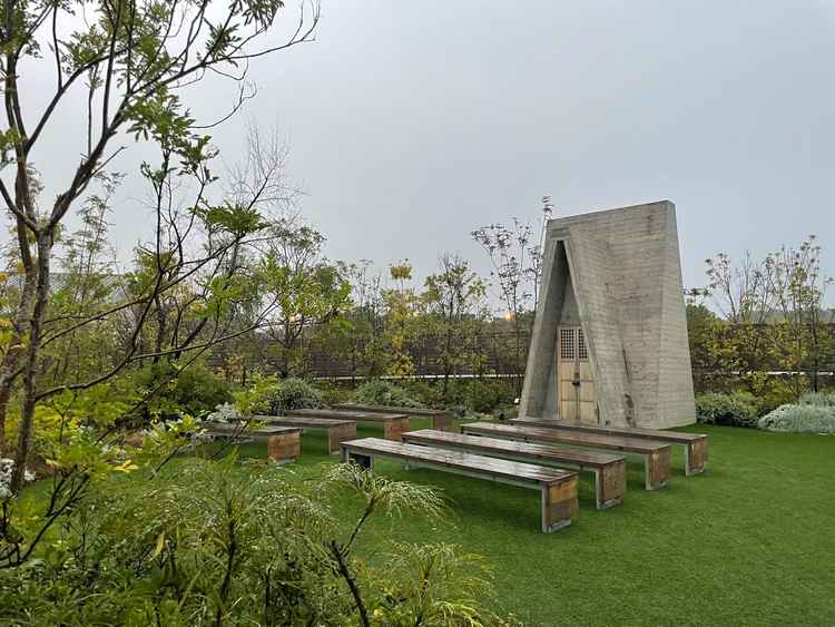 神前式もできる祠がある