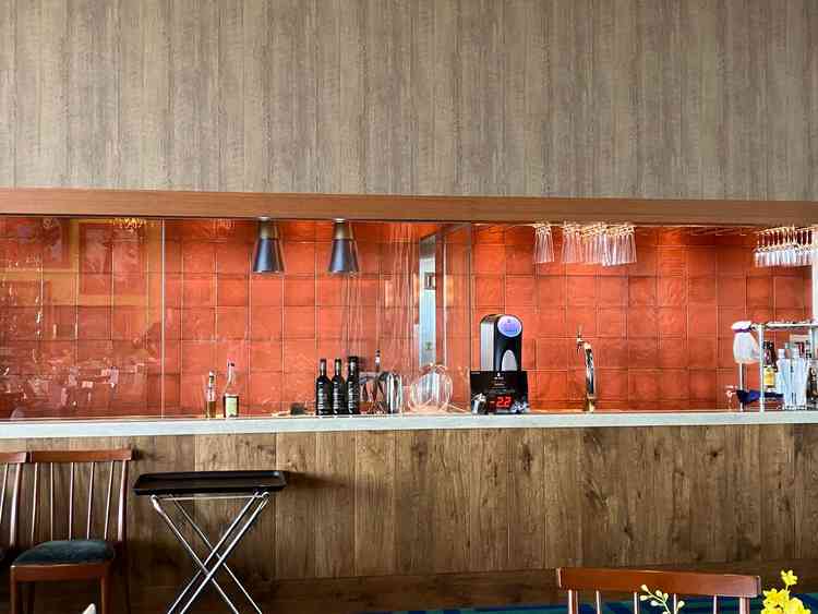 披露宴会場でのオープンキッチン。とても広くて綺麗で清潔感がありました。