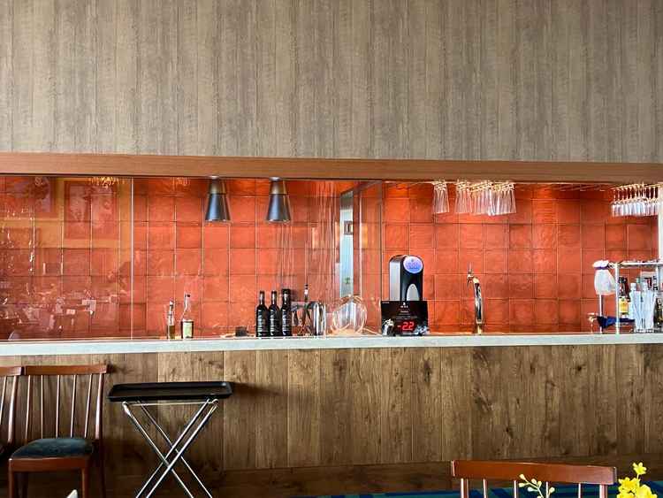 披露宴会場でのオープンキッチン。とても広くて綺麗で清潔感がありました。