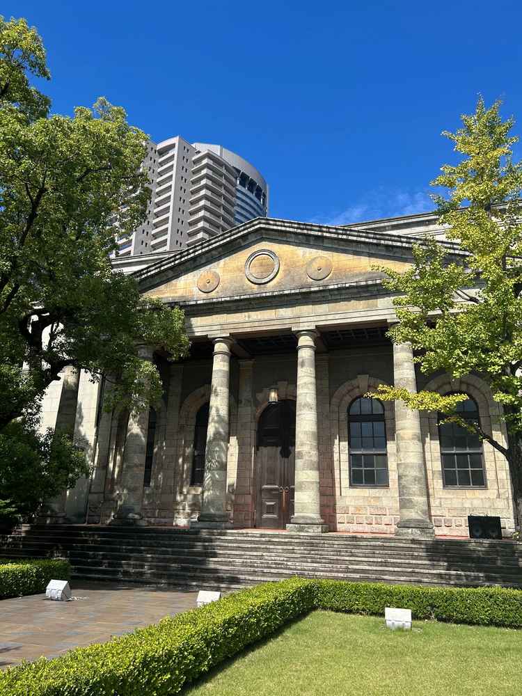 海外にいる気持ちになれるような外観です。