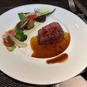ご試食でいただいたメインのお肉料理です。お肉がとても柔らかく美味しかったです。