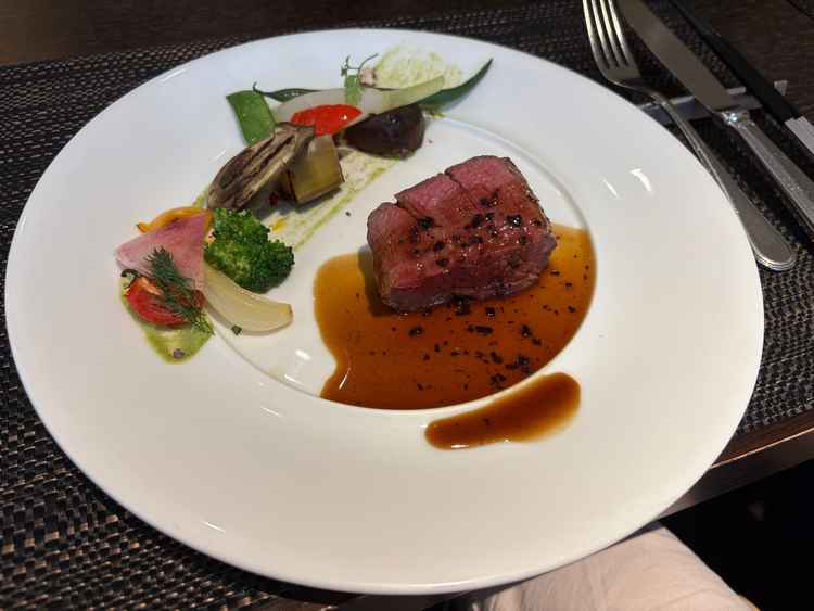 ご試食でいただいたメインのお肉料理です。お肉がとても柔らかく美味しかったです。