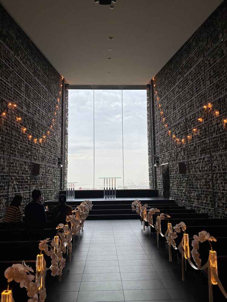 石のチャペル。空がとても綺麗！