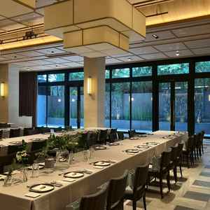 1番大きな披露宴会場。和装にも合いそうな会場だった。