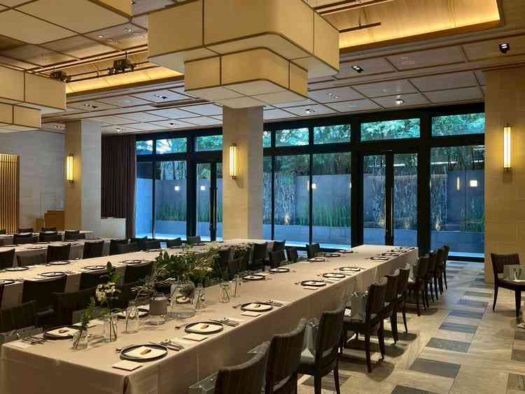 1番大きな披露宴会場。和装にも合いそうな会場だった。