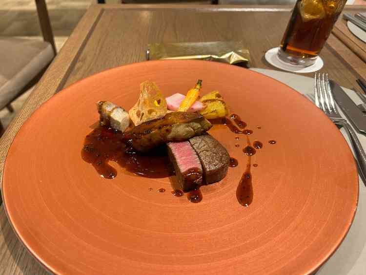 試食の料理。ロッシーニが出ると思わなかったのでかなり驚いた。