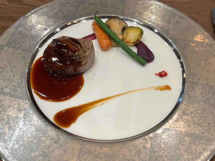 どのコースも和牛を使用。甘い野菜に旨みの強い肉が最高でした。