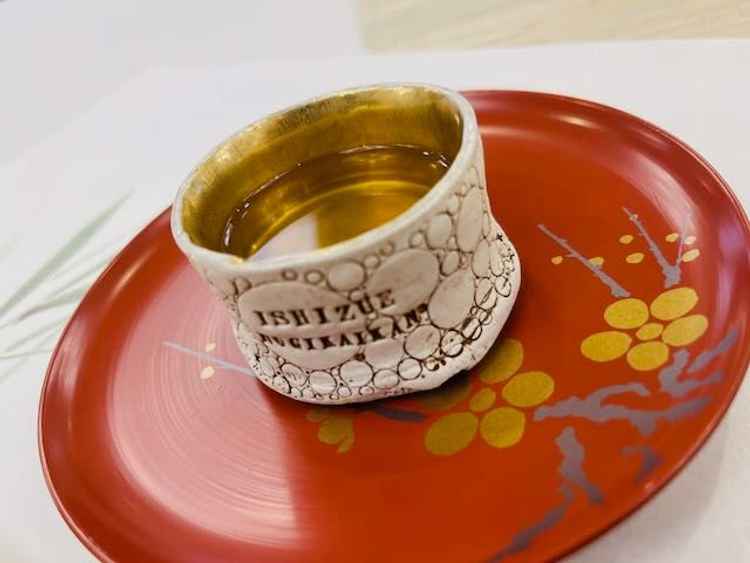 こだわりのお出汁です。全ての料理はこちらから作られているようです。