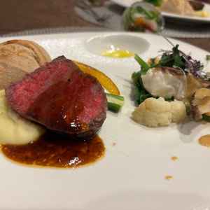 ハーフコースでお肉もお魚も試食できました。