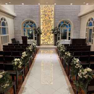 チャペルです。50人分の椅子が置いてあります。