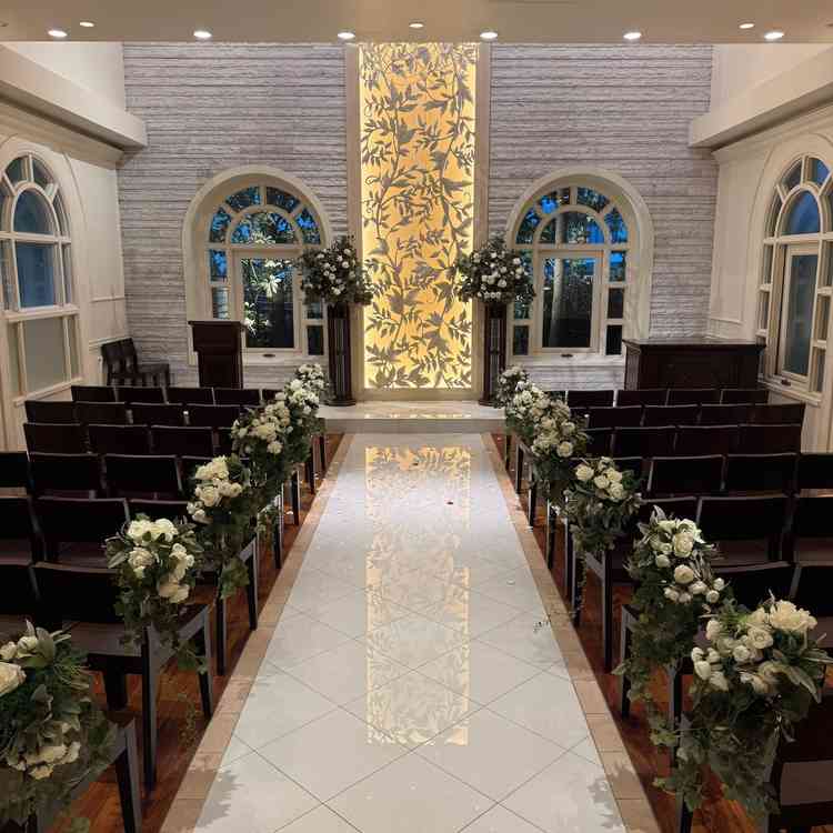 チャペルです。50人分の椅子が置いてあります。