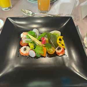 彩豊かで見た目も楽しく、かつ味も美味しかった。