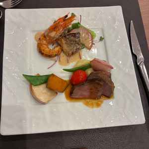 メインの試食。見た目もいいが、味もめちゃくちゃ良かった。正直、美味しさにびっくりした