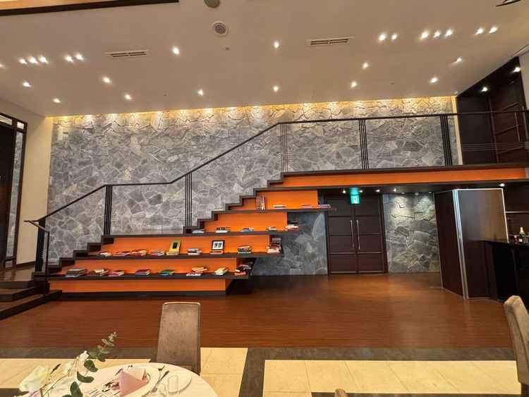 披露宴会場(2つ目の)階段