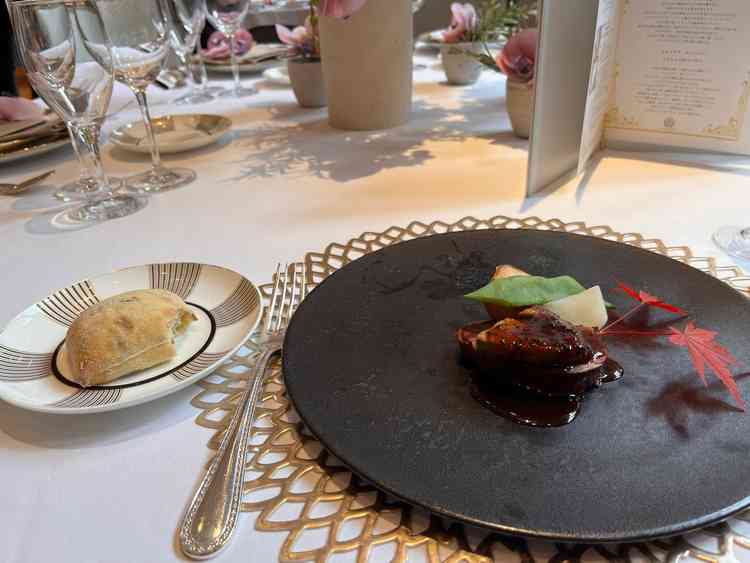 試食会のメイン料理の写真。世界三大珍味が味わえてシェフのこだわりを感じました。