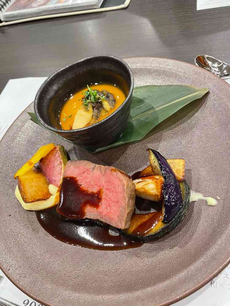 料理（お肉と茶碗蒸し）