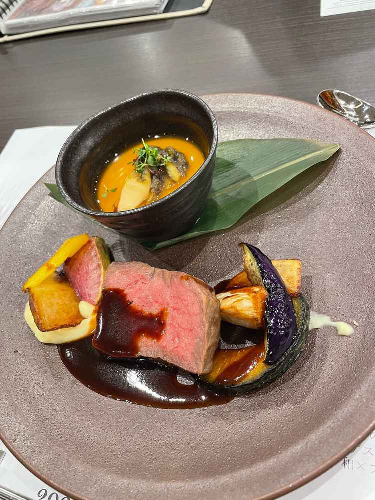 料理（お肉と茶碗蒸し）