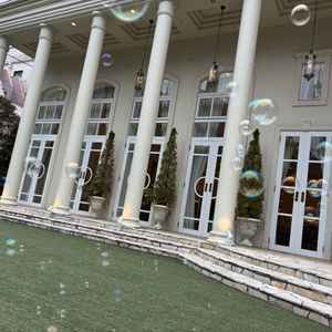 庭がありシャボン玉演出もあった