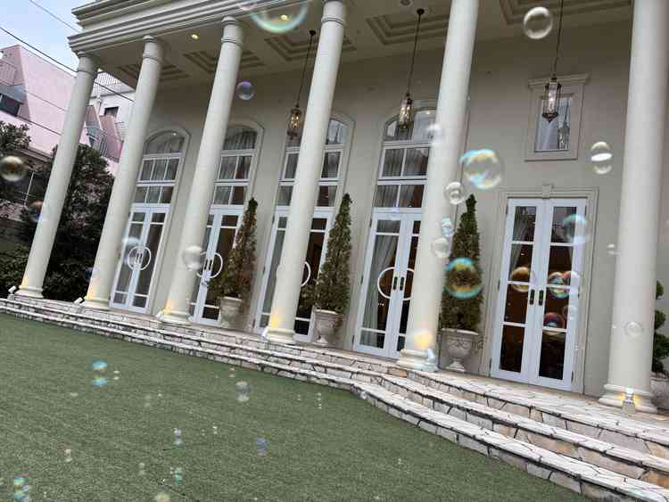 庭がありシャボン玉演出もあった