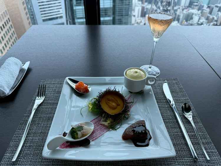 ノンアルコールシャンパンとともに試食したお料理はどれをとっても絶品でした。