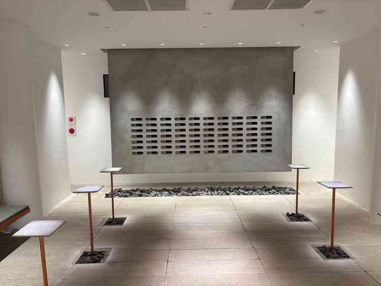 入り口の近くにあるポスト