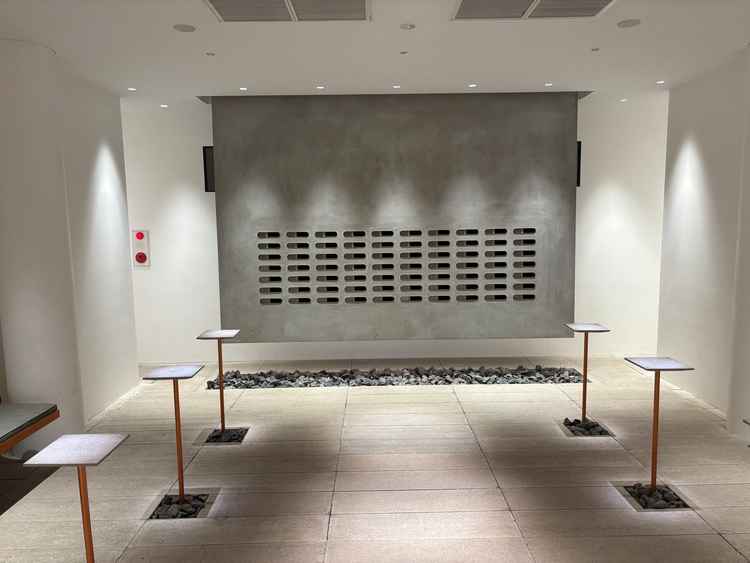 入り口の近くにあるポスト