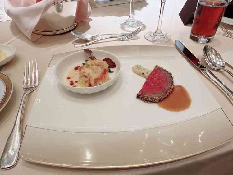 試食させていただきました。メニューは通常コースから差額で変更可能なものを今回試食させていただきました