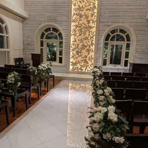 チャペル内部です。前方の上部のみ吹き抜けになっています。