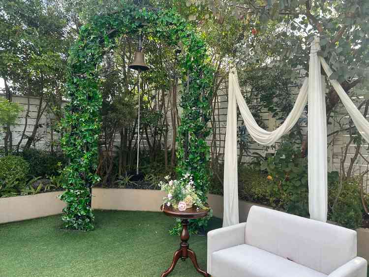 挙式後に使用できるガーデン。写真を撮ったりワイワイできそうです。