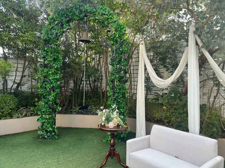 挙式後に使用できるガーデン。写真を撮ったりワイワイできそうです。