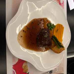 洋の一品。試食なのに量が多くて嬉しかった。