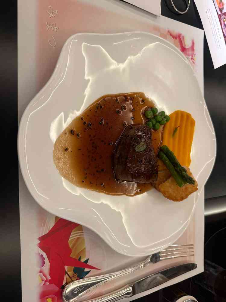 洋の一品。試食なのに量が多くて嬉しかった。