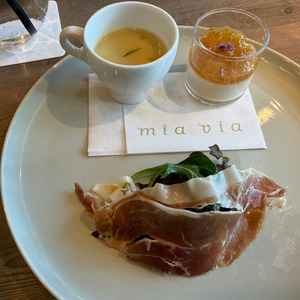 試食の前菜です。お野菜が美味しくて、素材の味を楽しめるお料理でした。