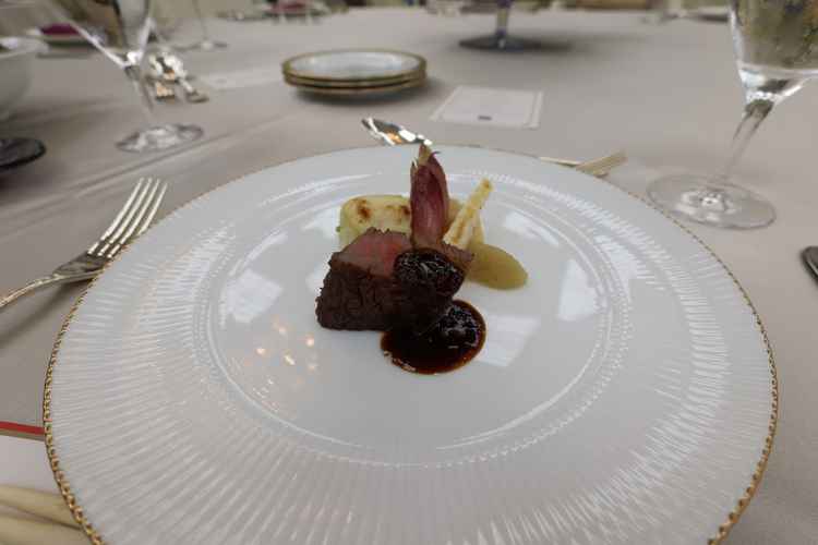 試食体験のメイン料理の写真です。和洋それぞれの体験ができ、料理長からの説明も分かりやすかったです。