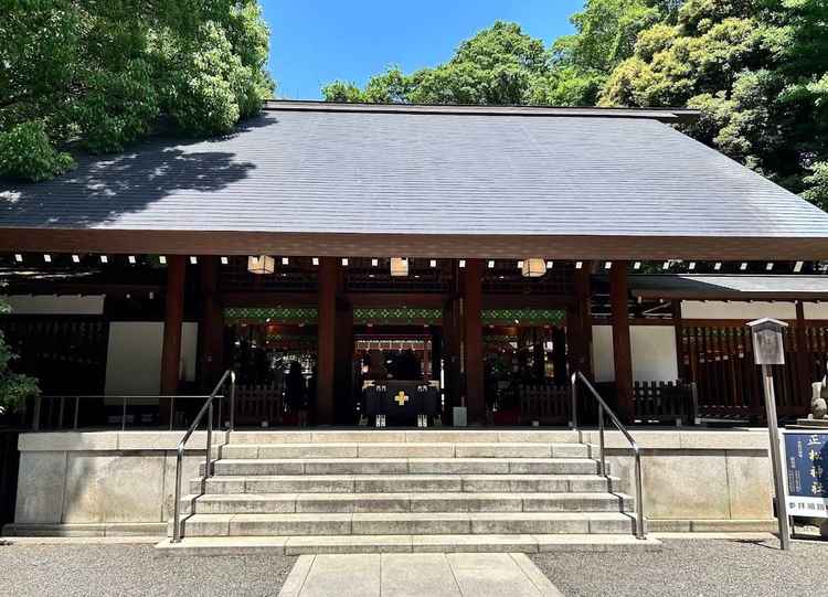 神社の全体感。中で披露宴が実施されていた