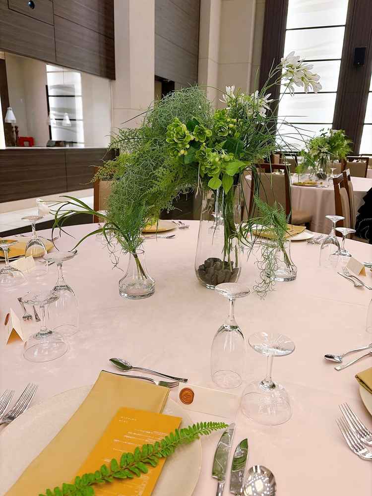 実際のテーブル。自身の挙式の際はクラスの色などは変更できるとのこと。