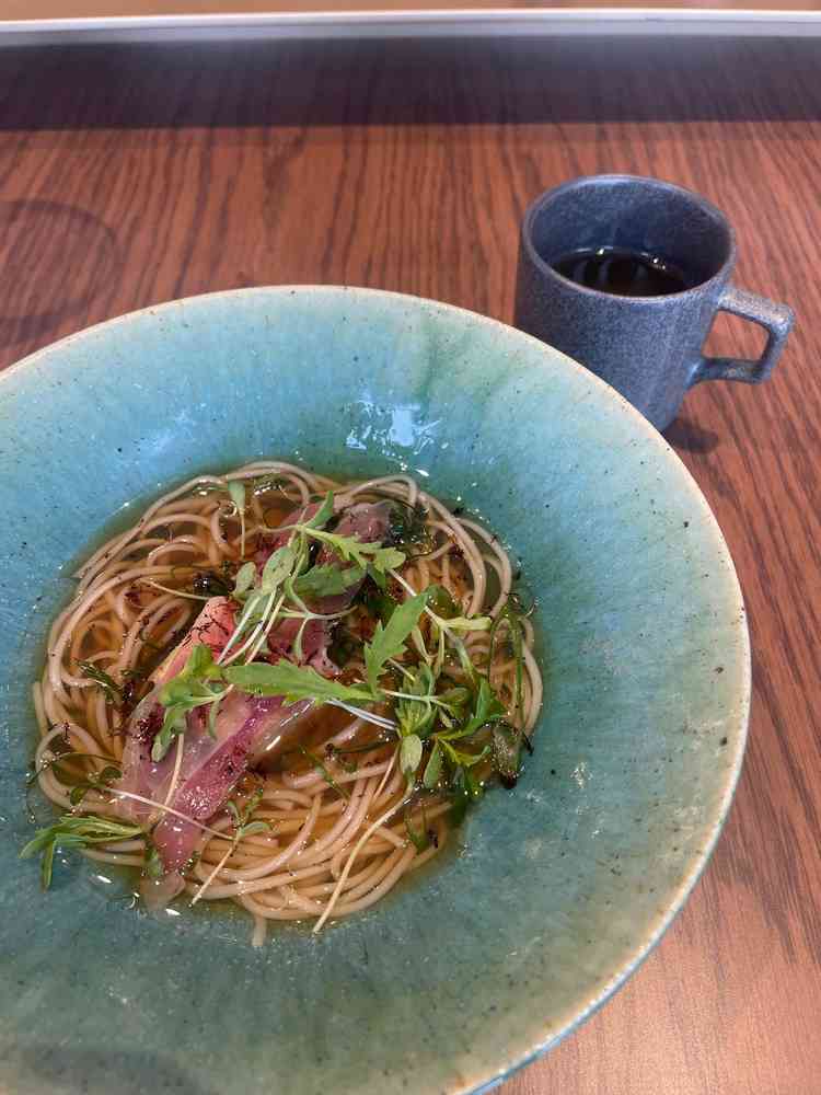 締めは麺、という結婚式では珍しいコースメニュー。とても美味しかったです。