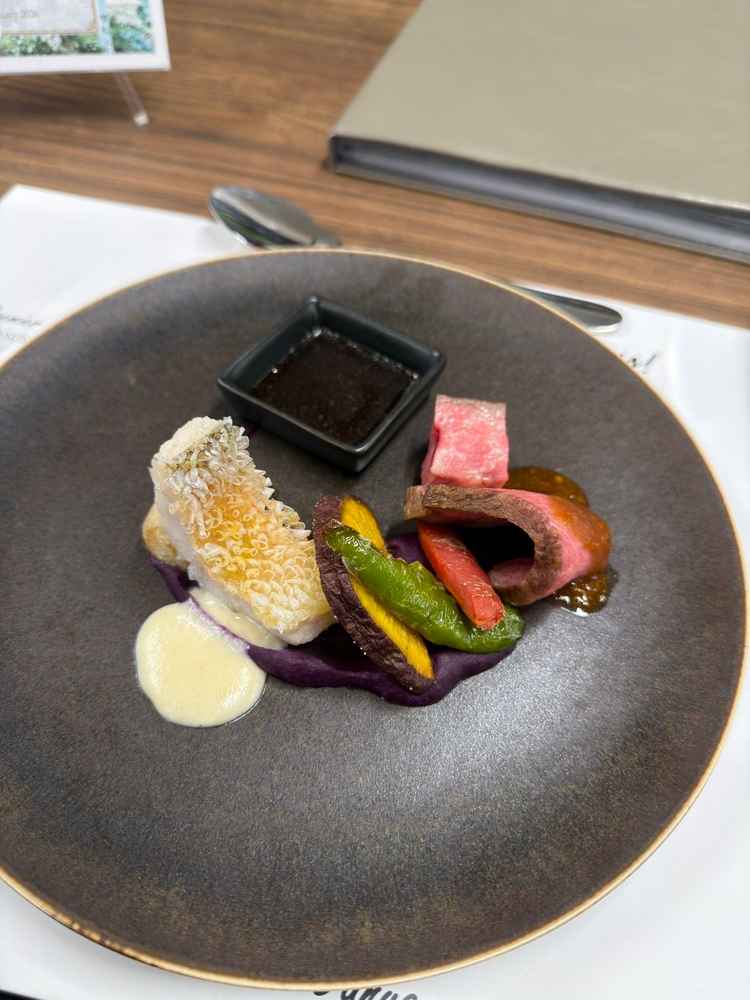 試食のお魚料理とお肉料理。お肉は2種類ランクの違うものを楽しめました。