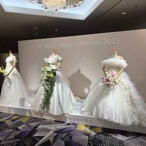 ウエディングドレス展示