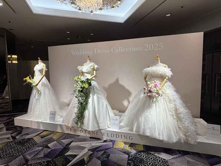 ウエディングドレス展示